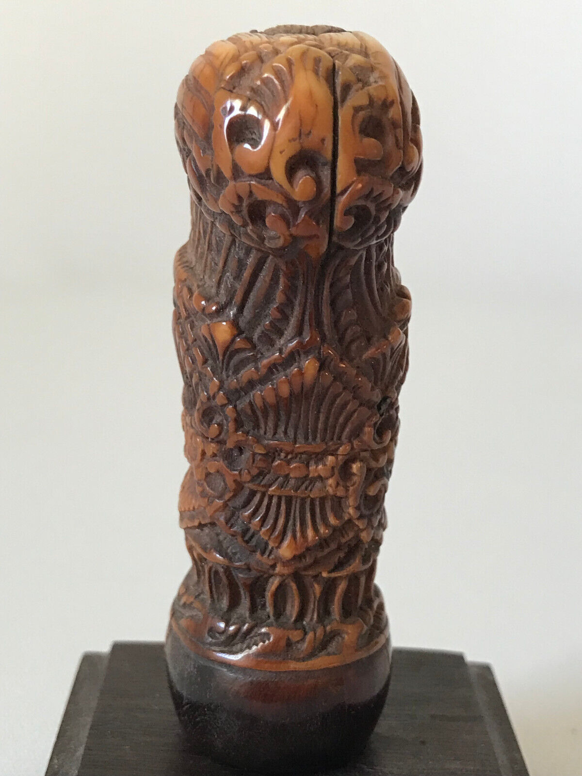 Indonesian Well Carved And Very Old "animal Tooth" Kris Hilt, Madura-java 19thc